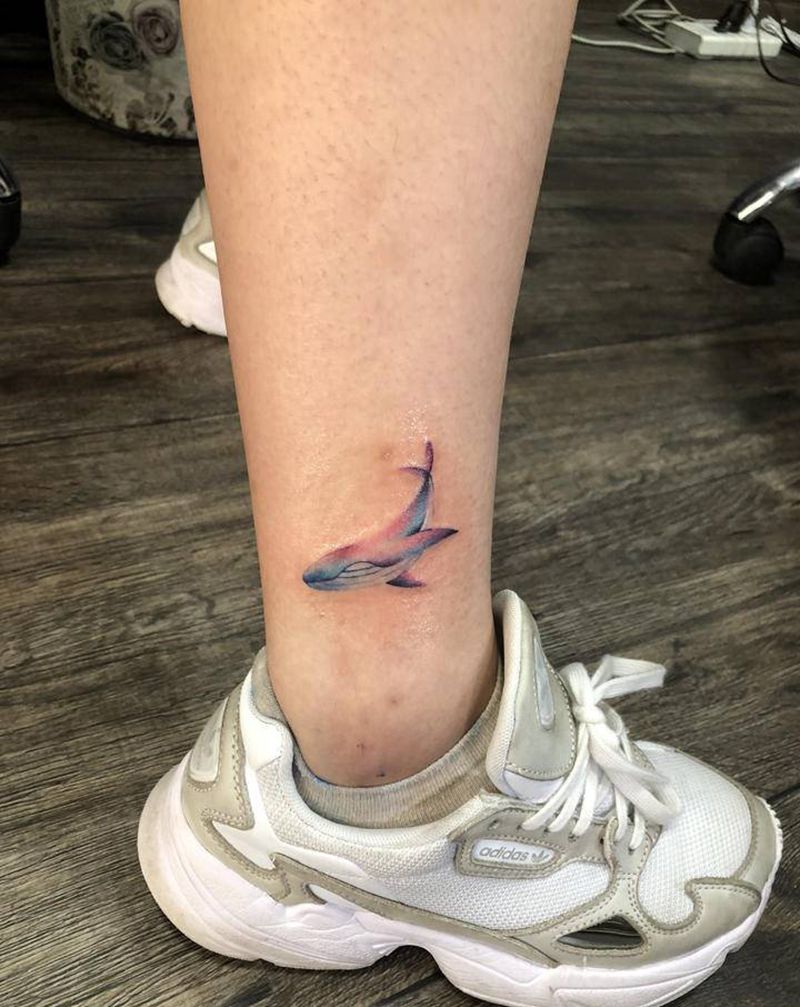 海豚纹身图片_腿部水彩纹身图案