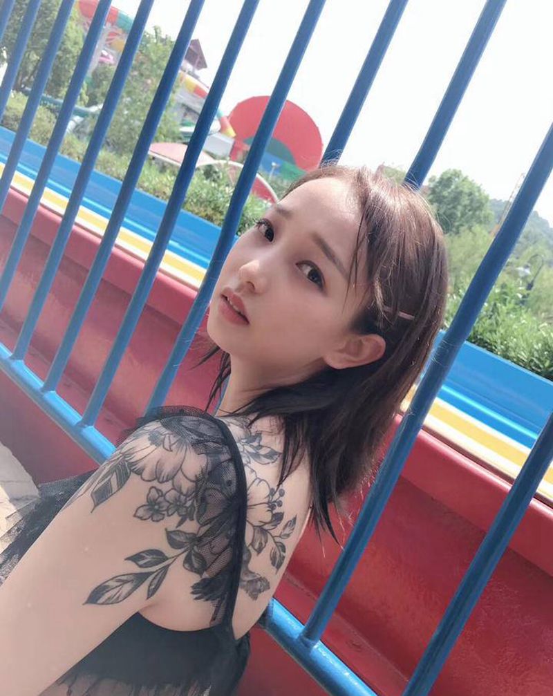 肩花纹身图片_肩部水墨纹身图案