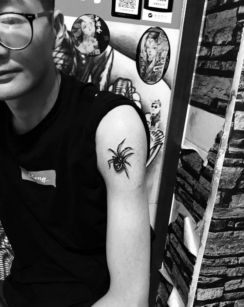 蜘蛛纹身图片_手部纹身图案
