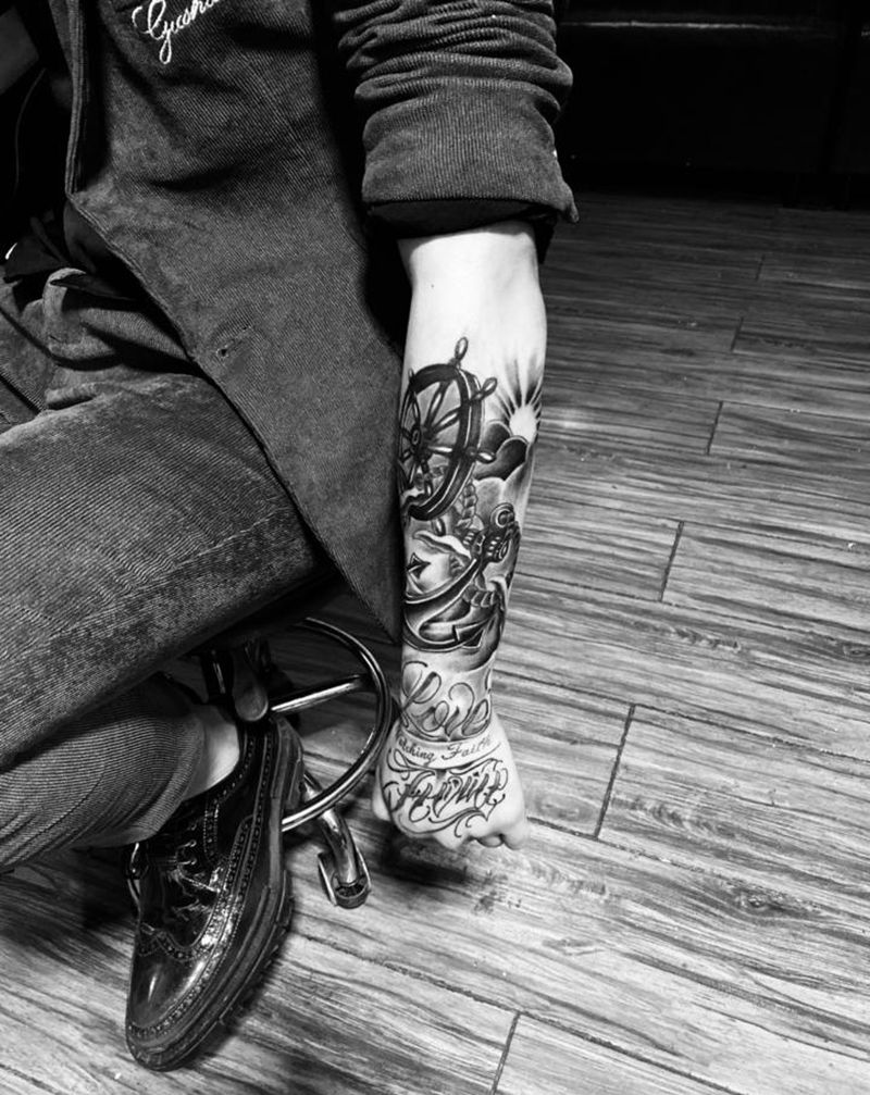 船喵纹身图片_手臂纹身图案