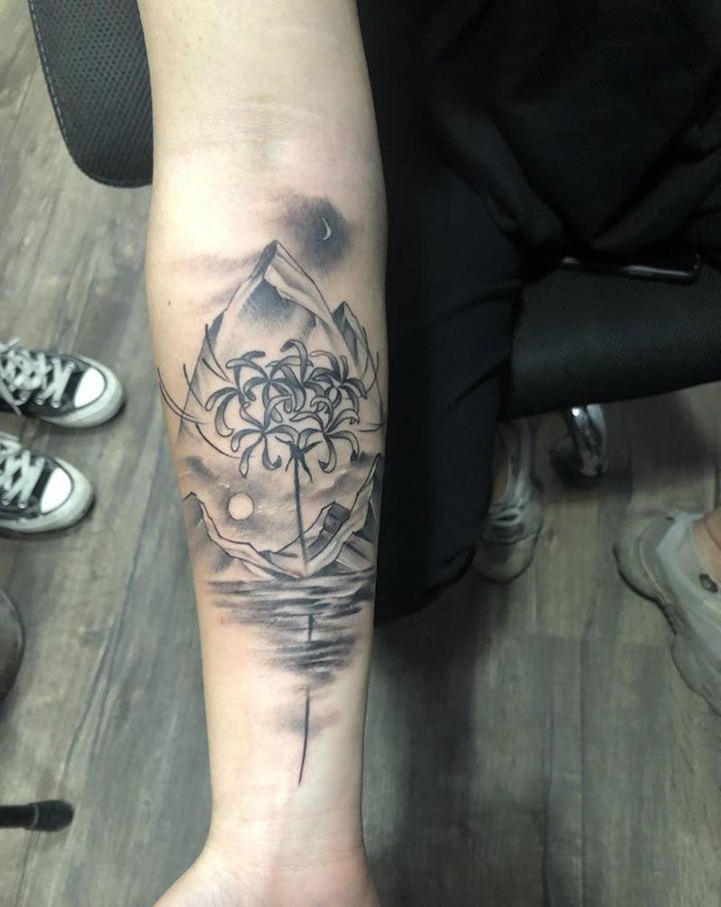 彼岸花纹身图片_手臂黑灰纹身图案