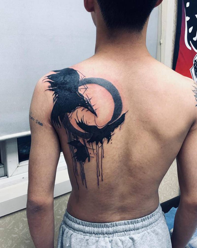 乌鸦纹身图片_背部Old School纹身图案
