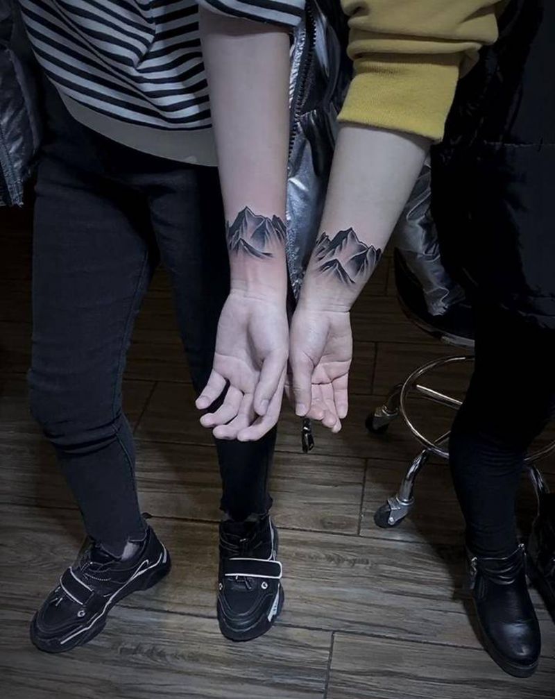 山纹身图片_手臂纹身图案