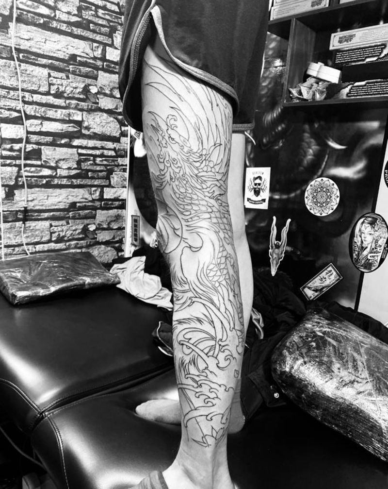 凤凰纹身图片_腿部新传统纹身图案