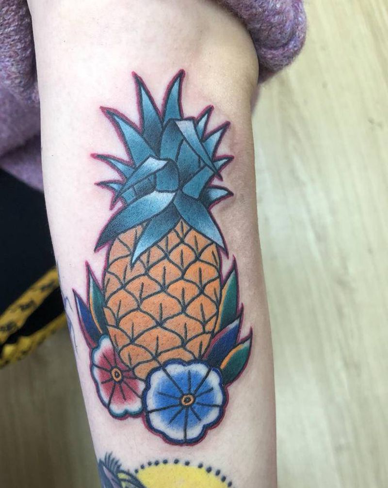 小图纹身图片_手臂腿部老传统花体字纹身图案