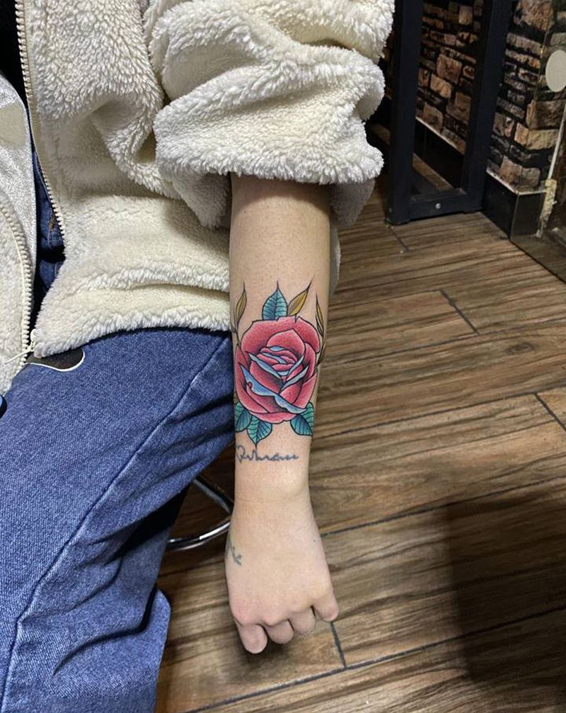 玫瑰纹身图片_手臂纹身图案