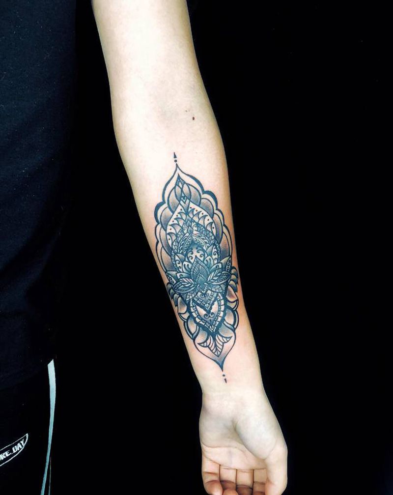 繁花纹身图片_手臂老传统新传统纹身图案