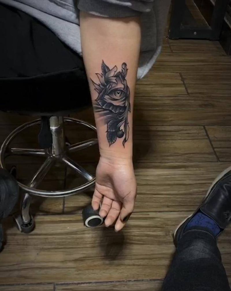 上帝之眼纹身图片_手臂纹身图案