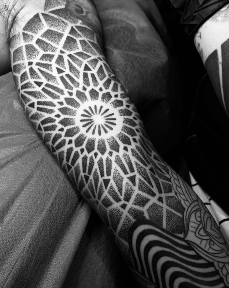 花臂纹身图片_手臂图腾点刺纹身图案