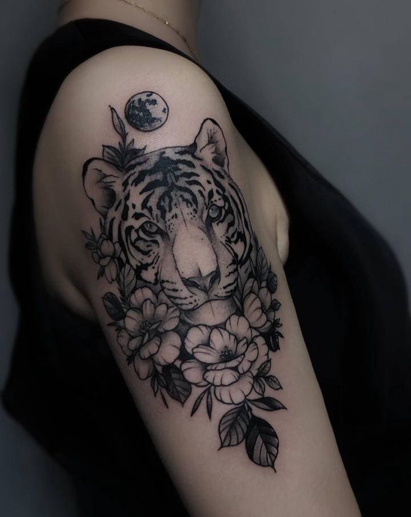 老虎素花纹身图片_手臂素花纹身图案