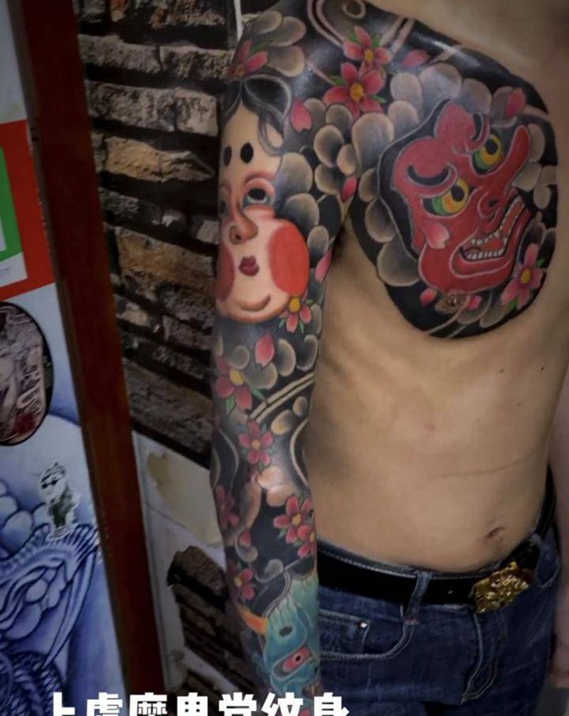 老传统花臂纹身图片_手臂纹身图案