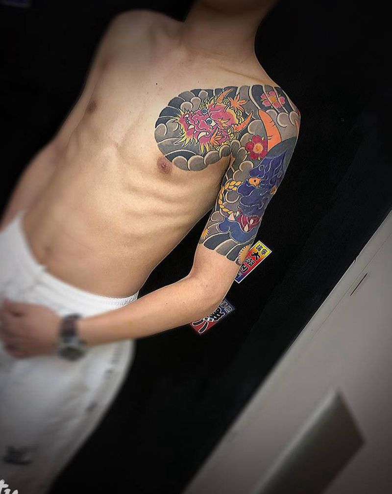 半胛纹身图片_手臂老传统纹身图案