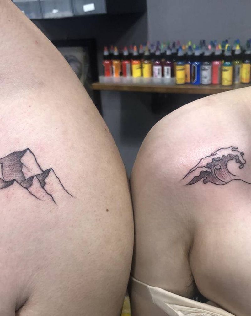 山水纹身图片_肩部点刺纹身图案