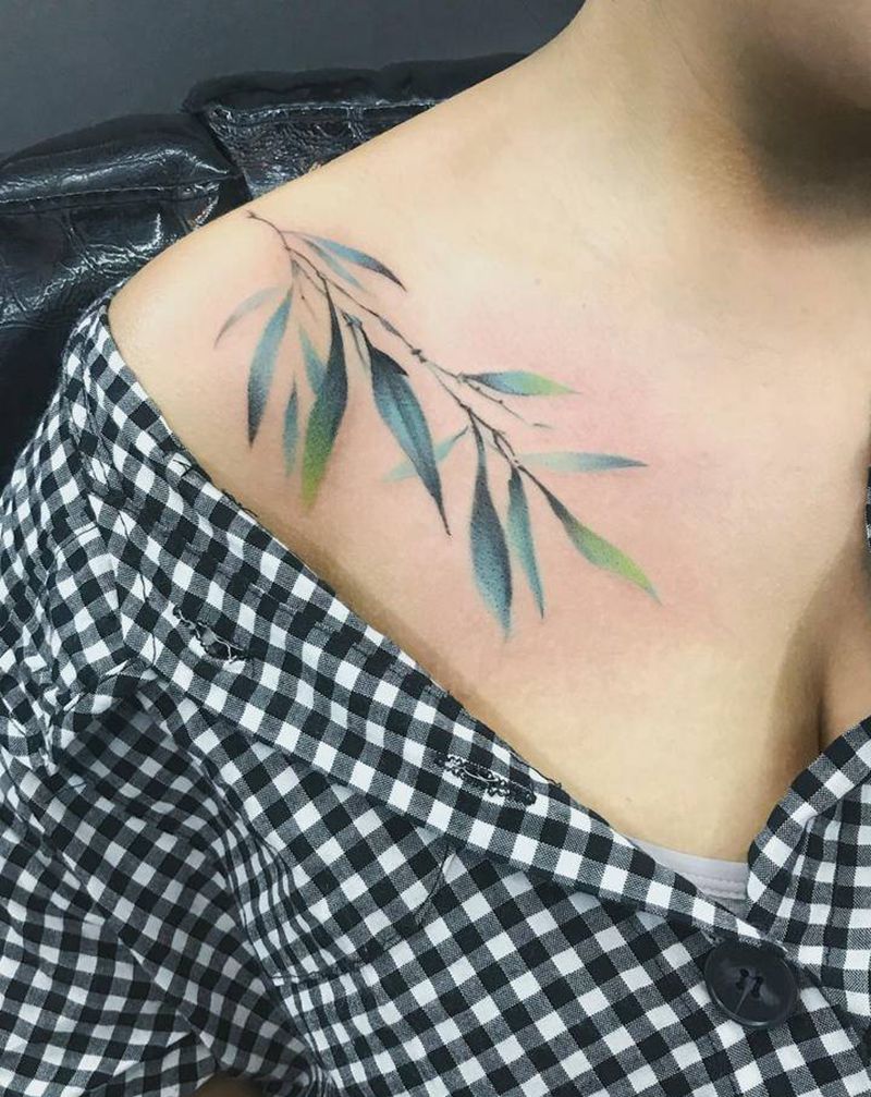 水彩竹叶纹身图片_胸部水彩纹身图案
