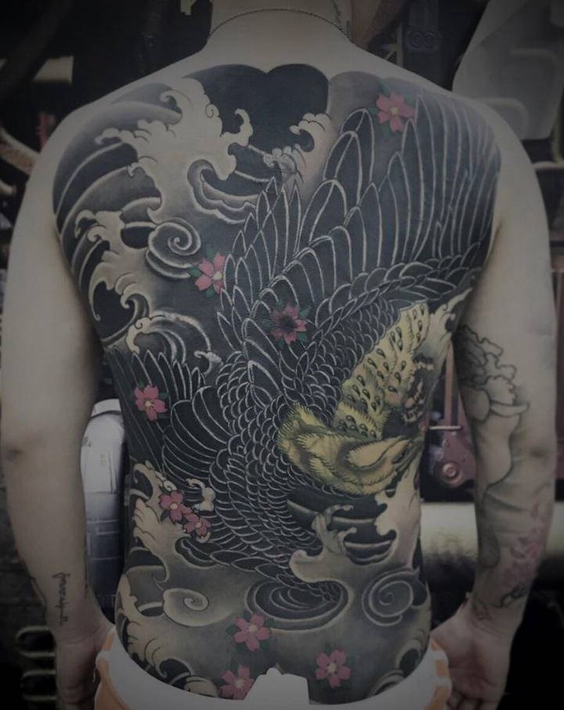 遮盖作品纹身图片_背部纹身图案