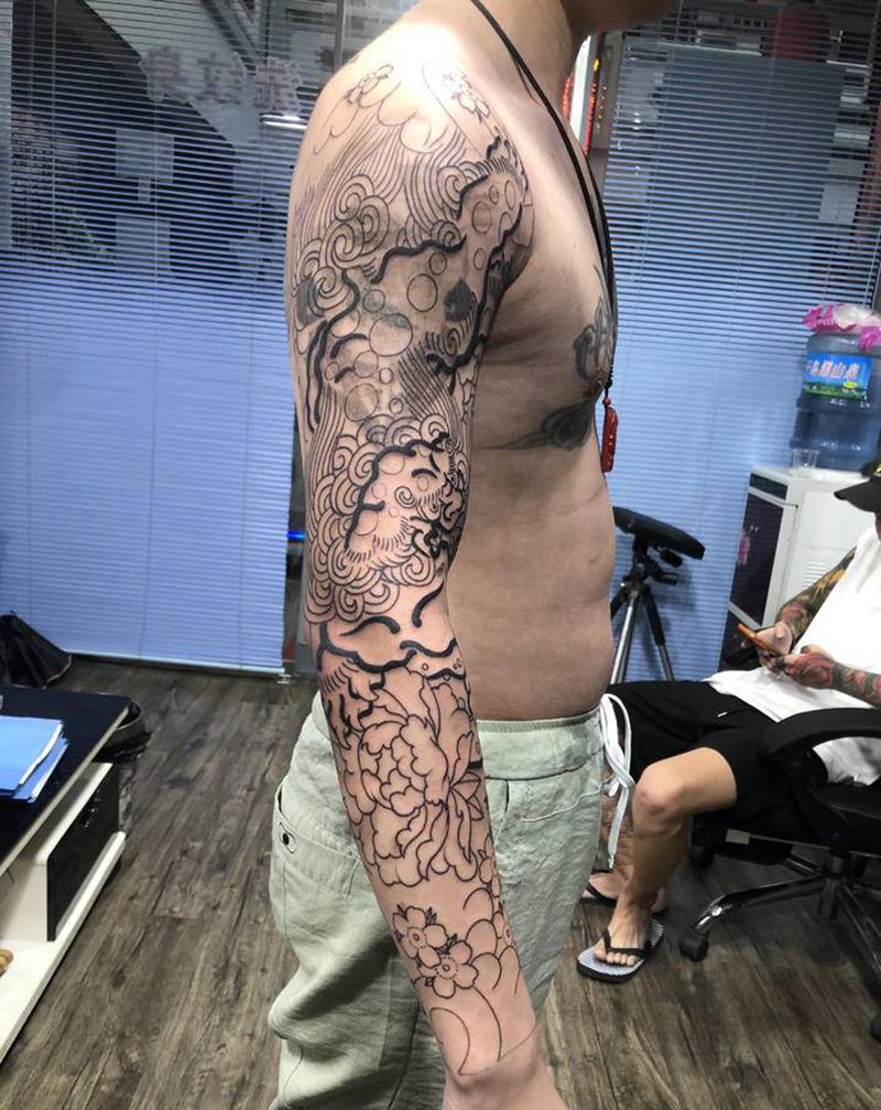 唐狮老传统花臂纹身图片_手臂老传统纹身图案