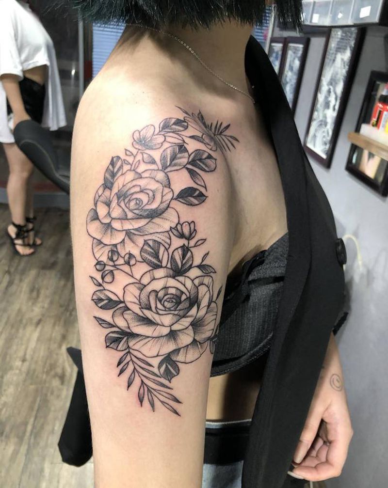 素花纹身图片_肩部点刺纹身图案