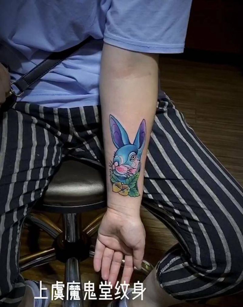 兔子纹身图片_手臂纹身图案