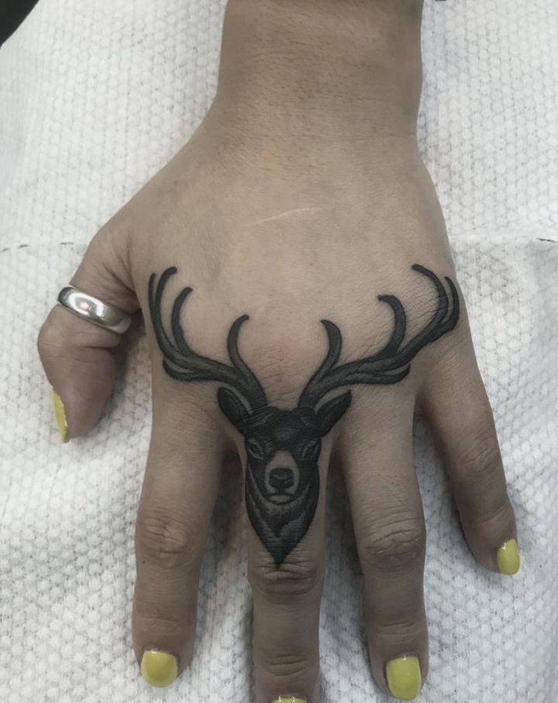 鹿纹身图片_手臂纹身图案