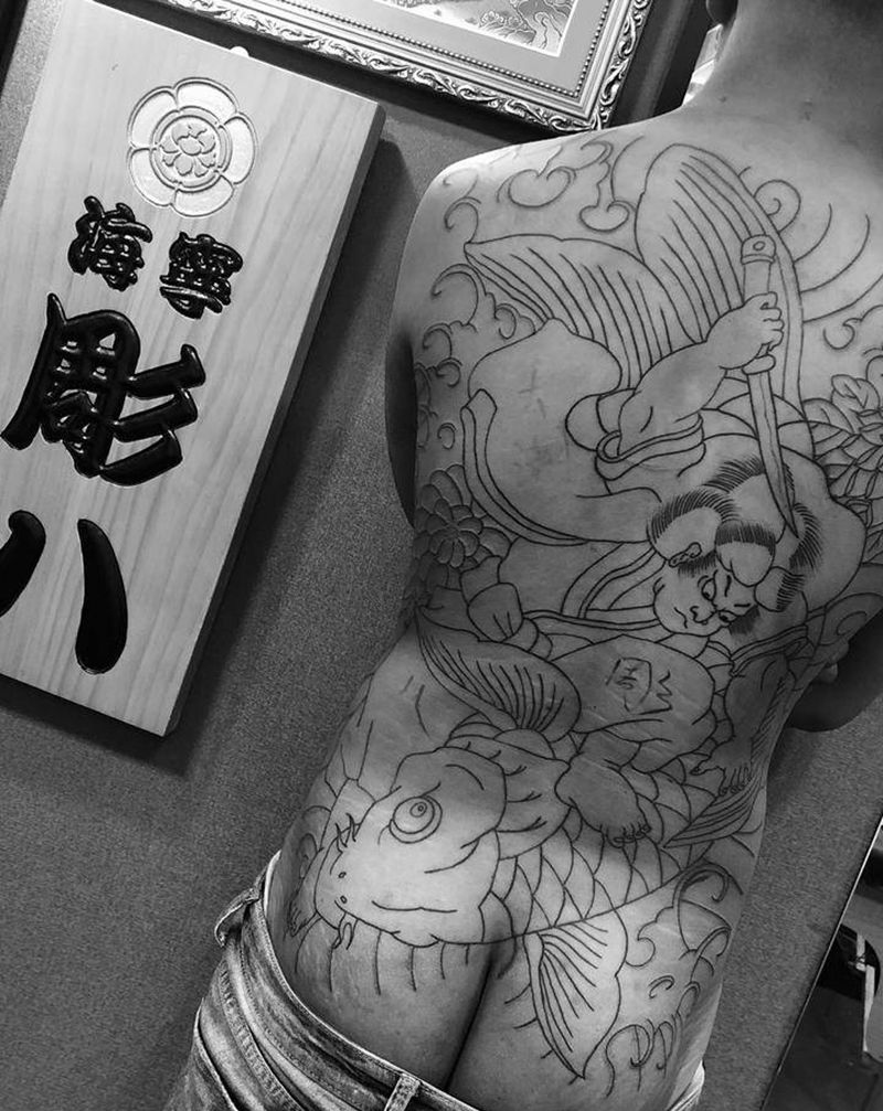 老传统 满背纹身图片_背部老传统纹身图案