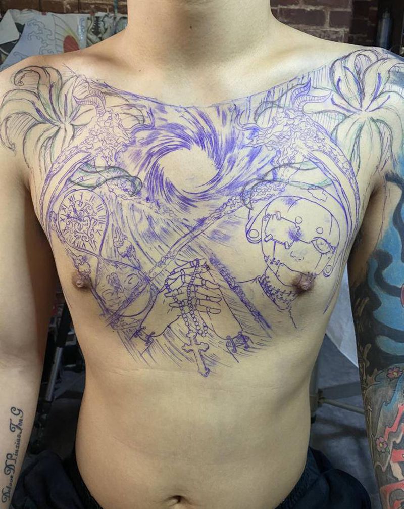 胸花纹身图片_胸部欧美写实纹身图案