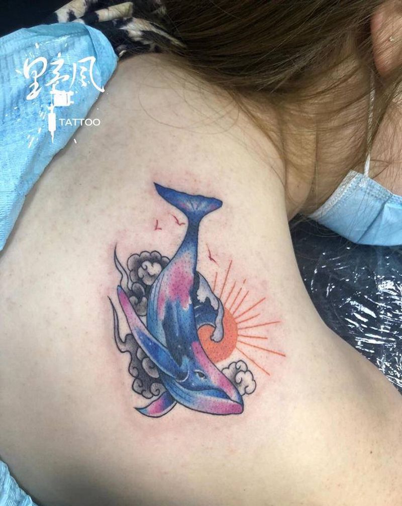 鲸鱼纹身图片_背部手臂水彩纹身图案