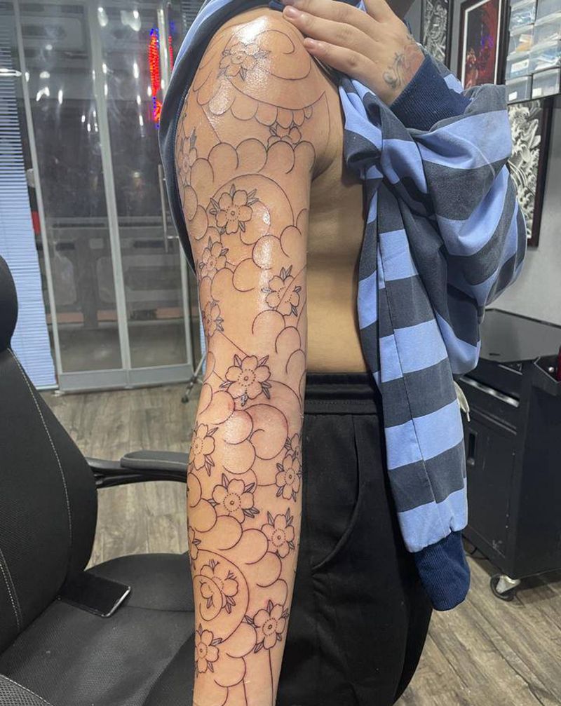 樱花臂纹身图片_手臂老传统纹身图案