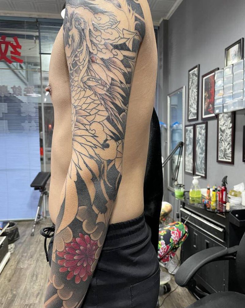 老传统凤凰纹身图片_手臂老传统纹身图案