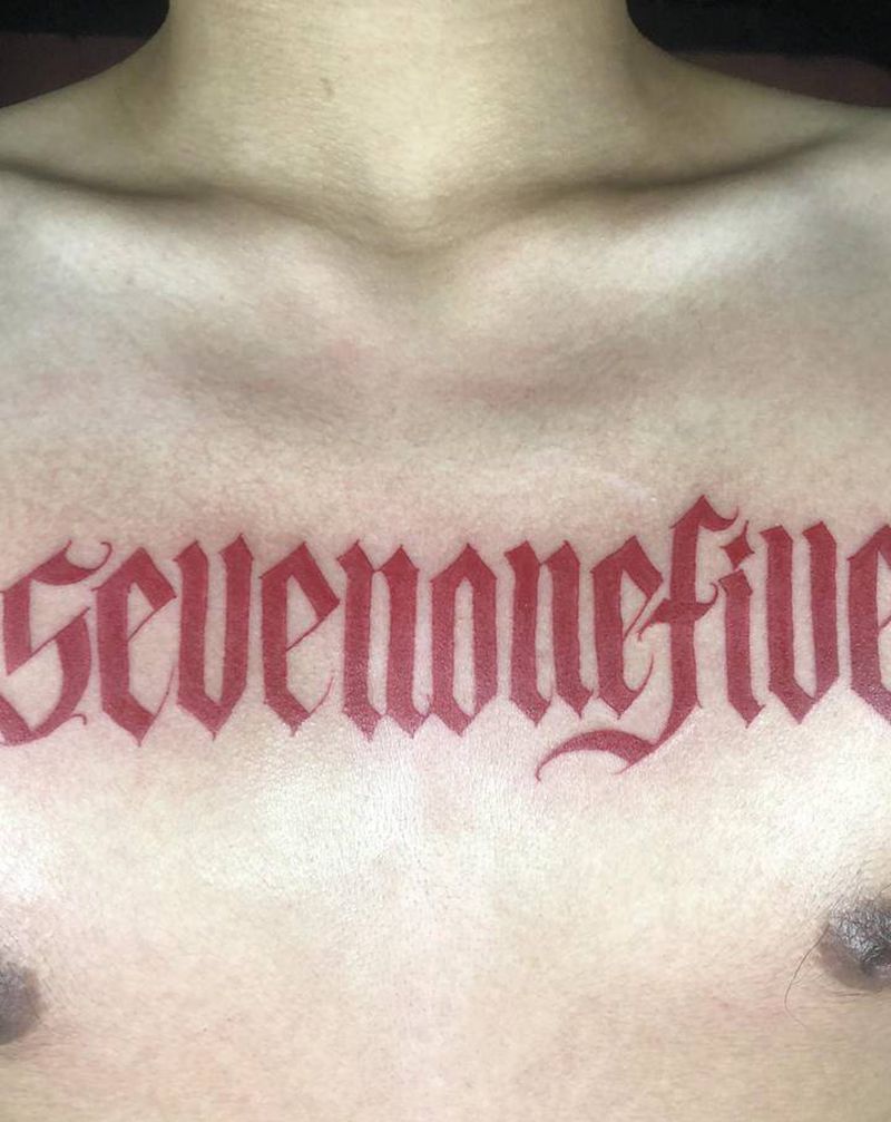 字纹身图片_胸部纹身图案