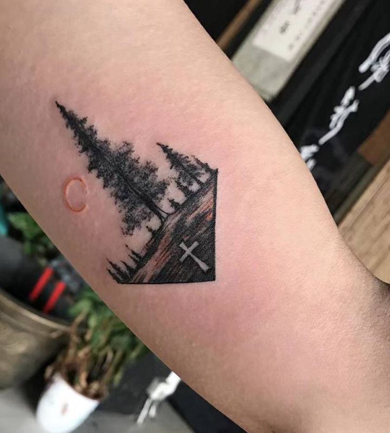 小点刺纹身图片_手臂肩部纹身图案