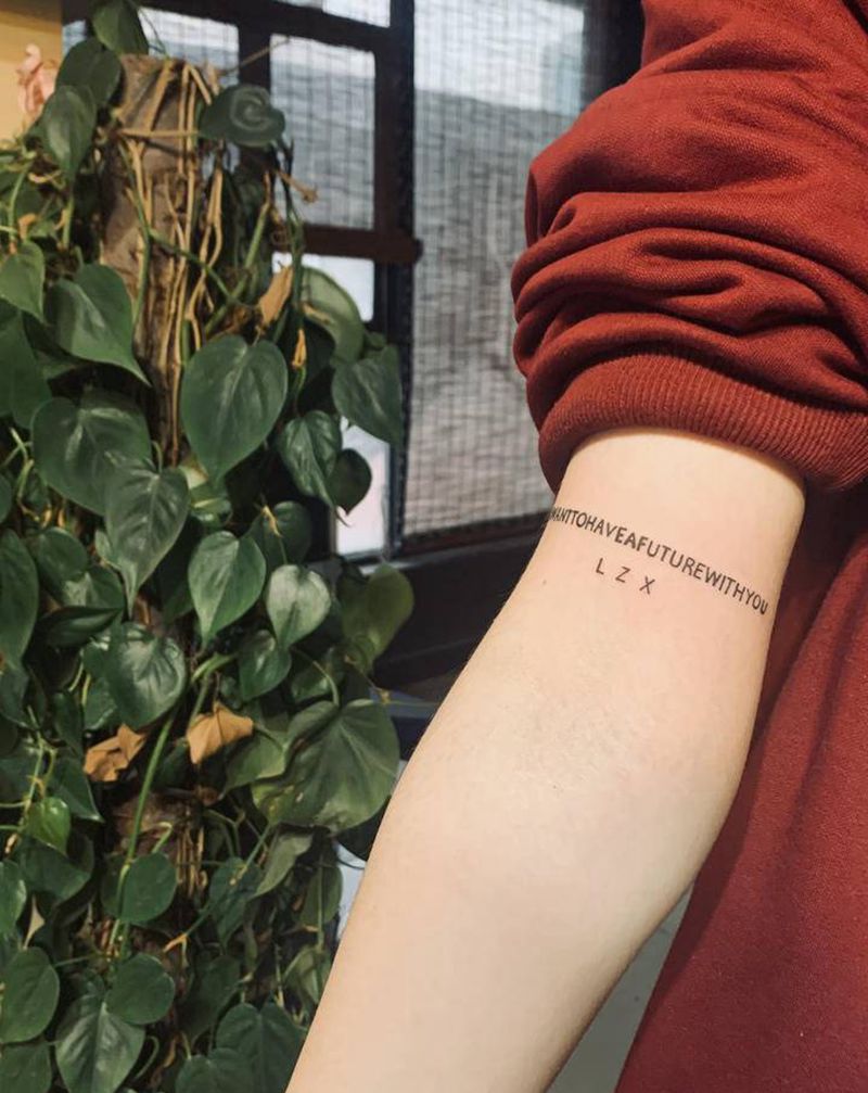 小字母纹身图片_手臂纹身图案