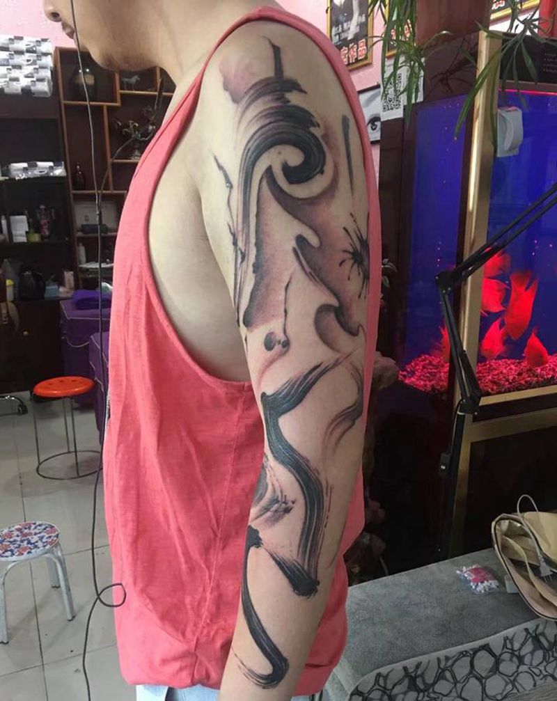 泼墨大写意纹身图片_手臂纹身图案