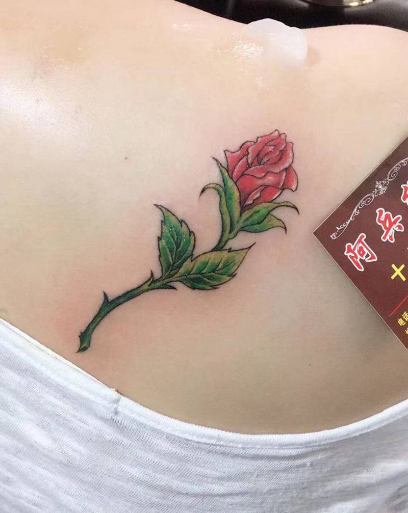 小花花纹身图片_背部纹身图案