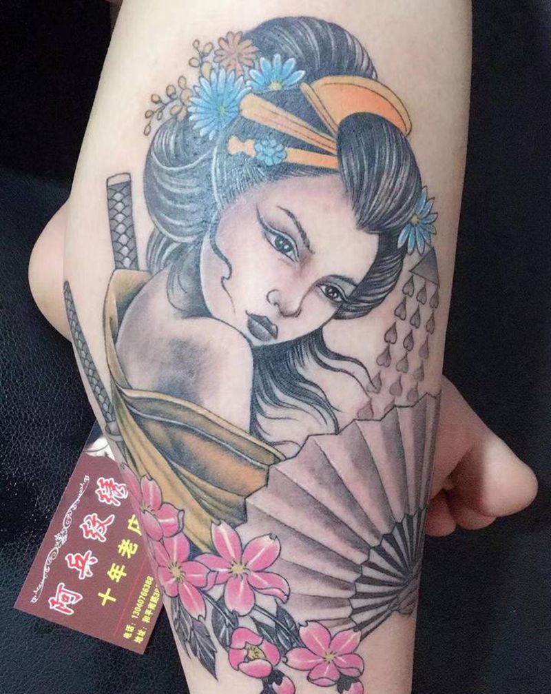艺妓纹身图片_腿部纹身图案