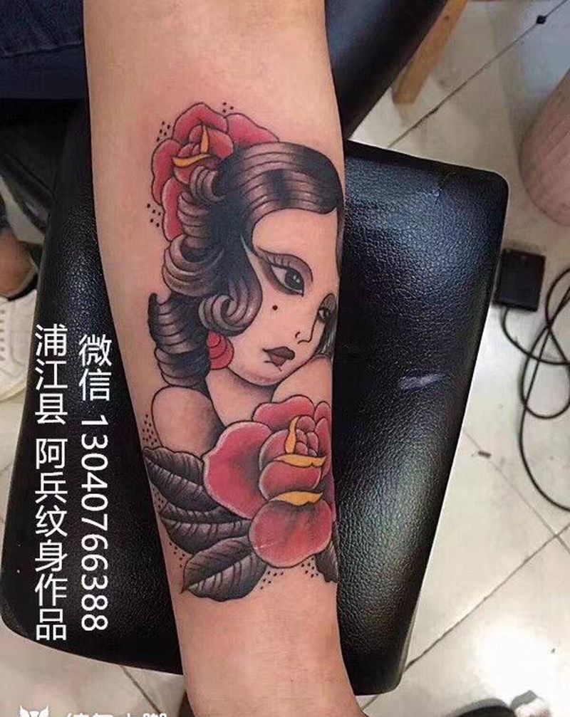 女孩纹身图片_手臂纹身图案
