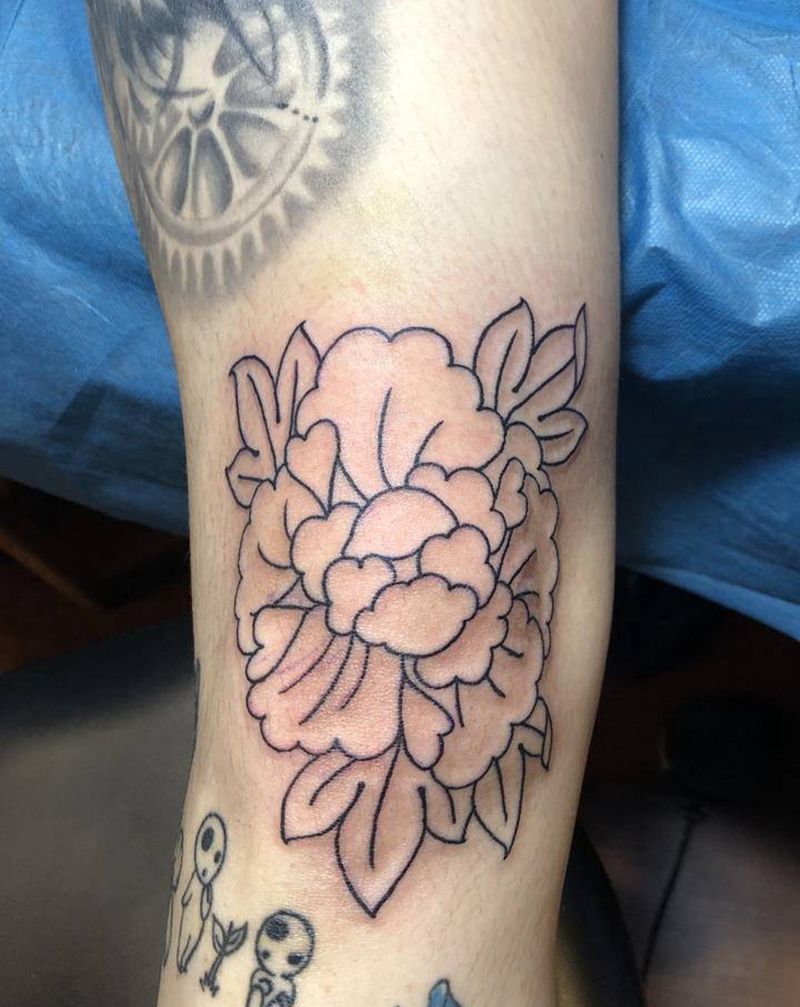 牡丹花纹身图片_腿部老传统牡丹膝盖纹身图案