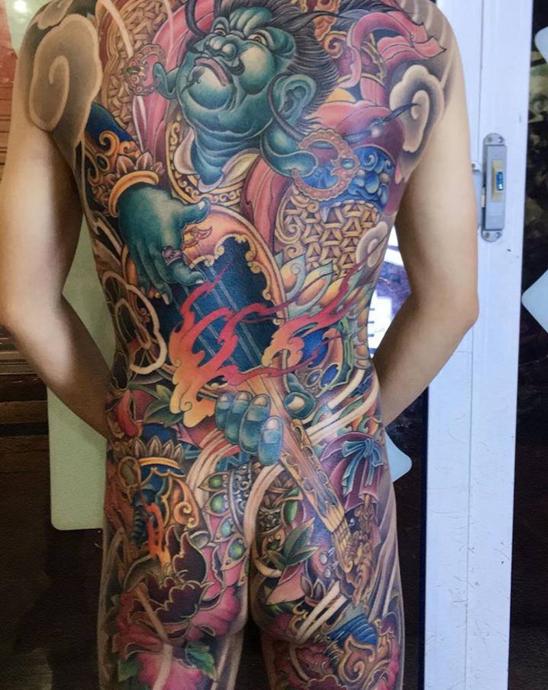 四大金刚纹身图片_背部新传统纹身图案