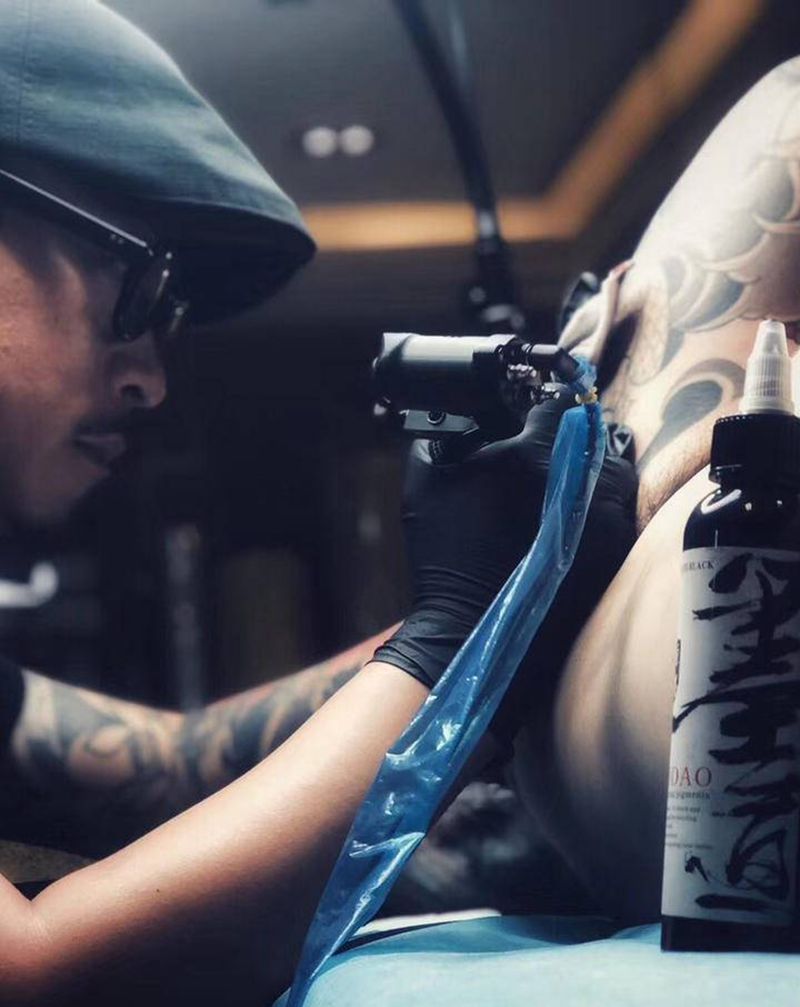 毛毛老师工作花絮纹身图片_老传统纹身图案