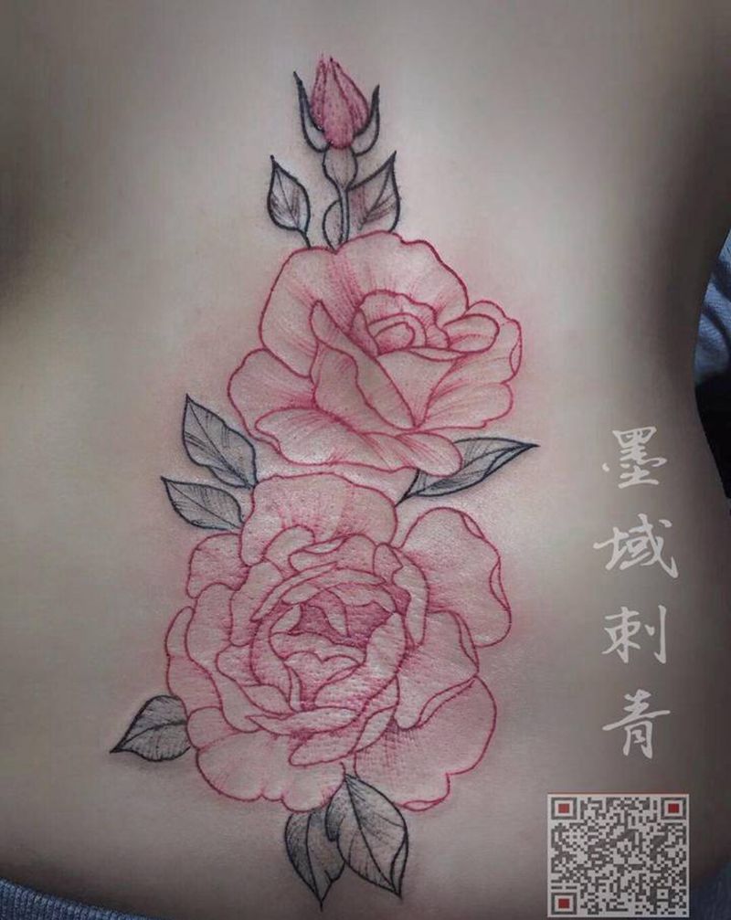 素花纹身图片_腰部腿部几何纹身图案