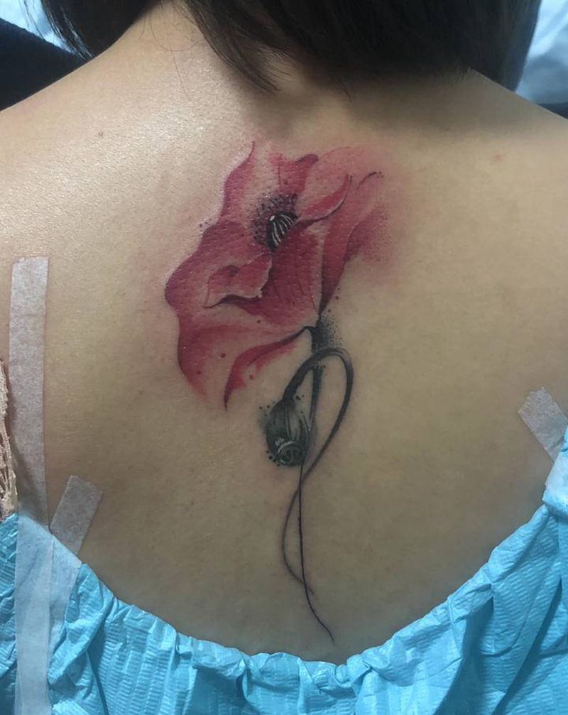 水墨莲花纹身图片_背部水彩水墨莲花水墨花纹身图案