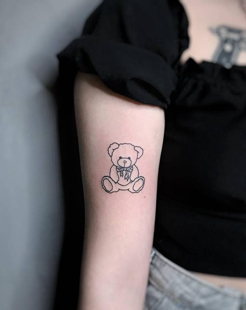简笔泰迪熊纹身图片_手臂纹身图案