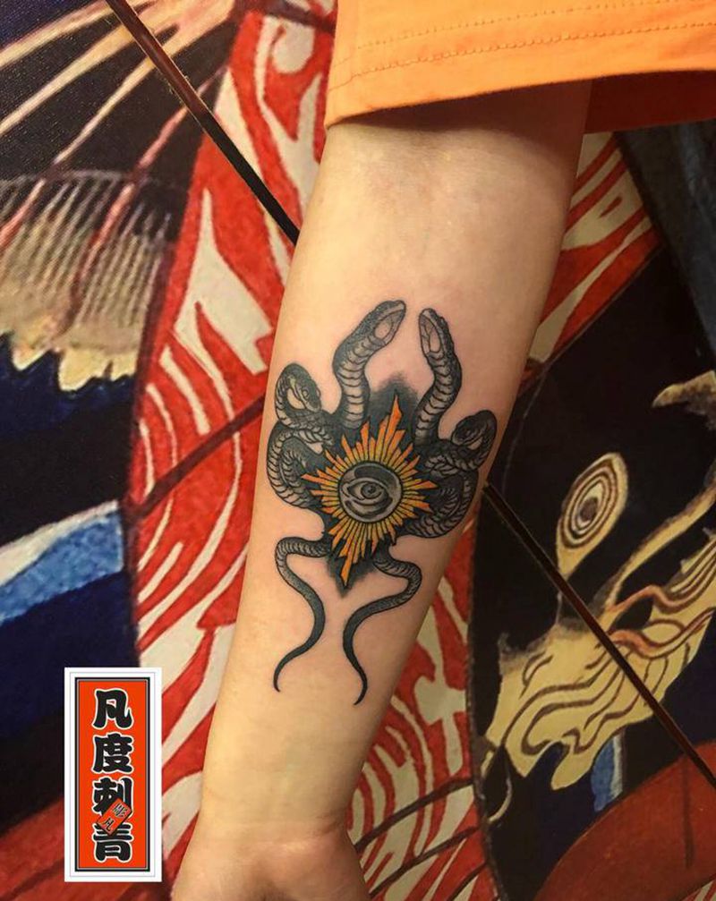 小臂蛇纹身纹身图片_手臂蛇纹身图案