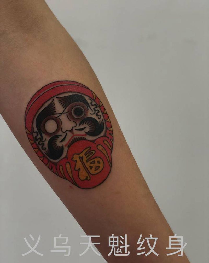 达摩蛋纹身图片_手臂手部老传统纹身图案