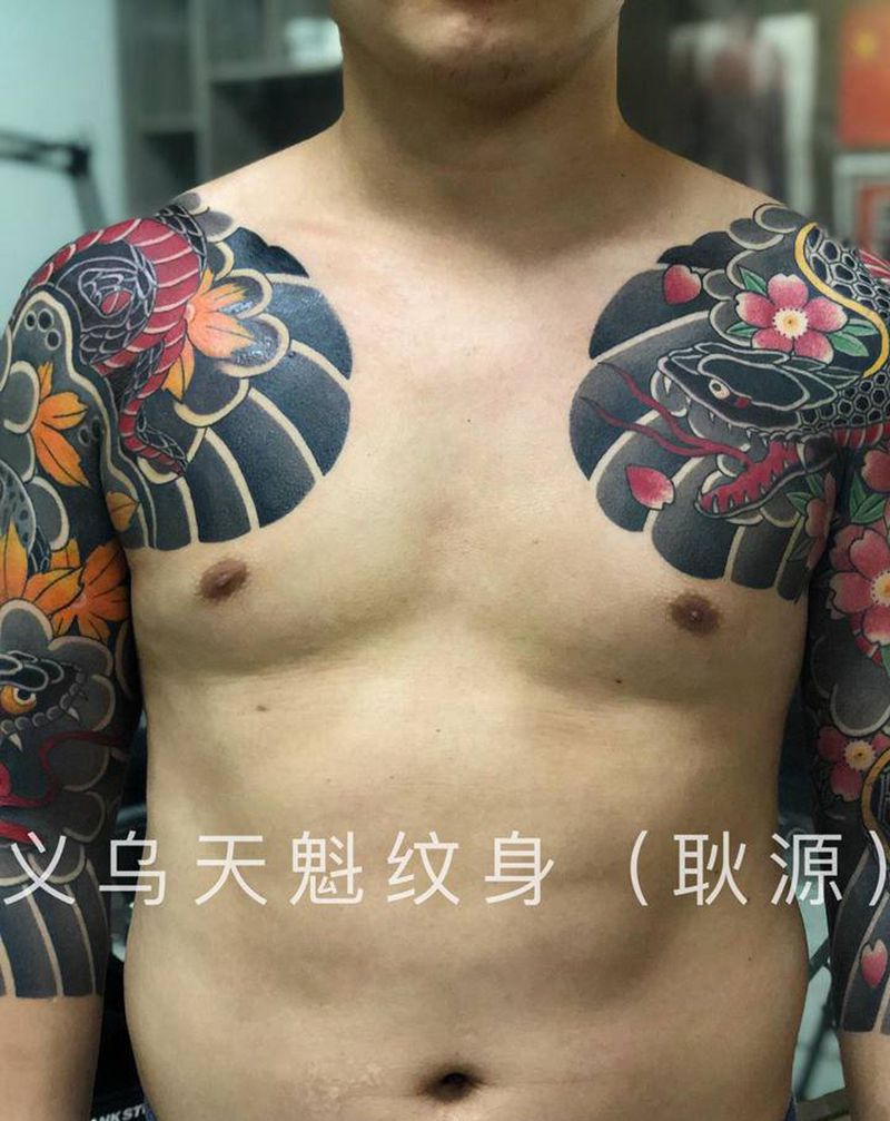 双半胛七分袖：蛇