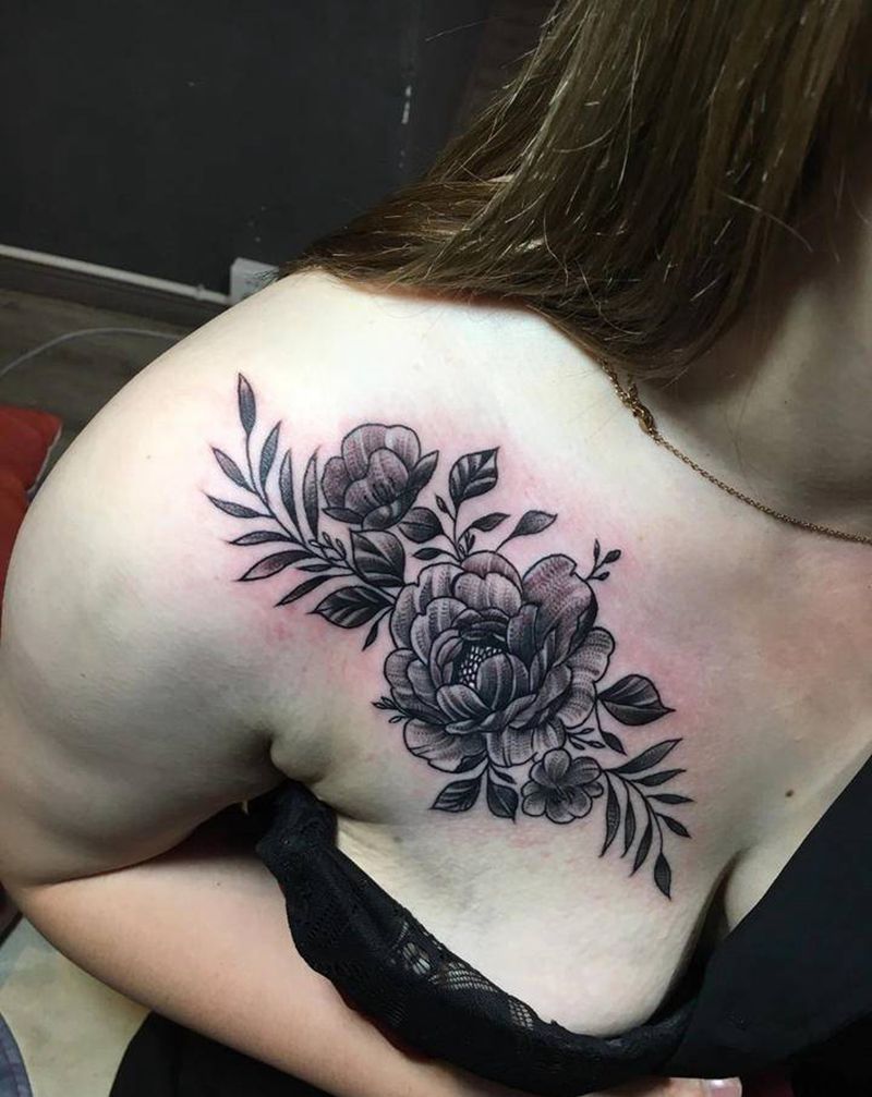 花纹身图片_胸部背部新传统水彩纹身图案