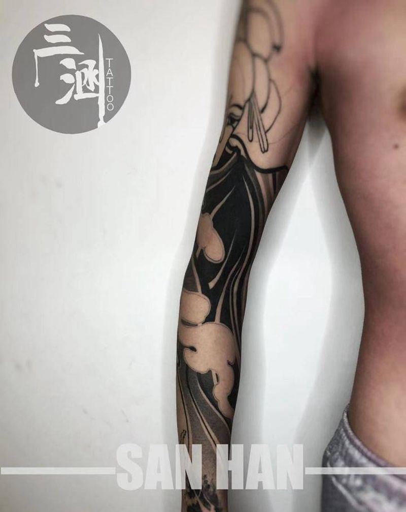 东方黑灰花臂纹身图片_手臂老传统纹身图案