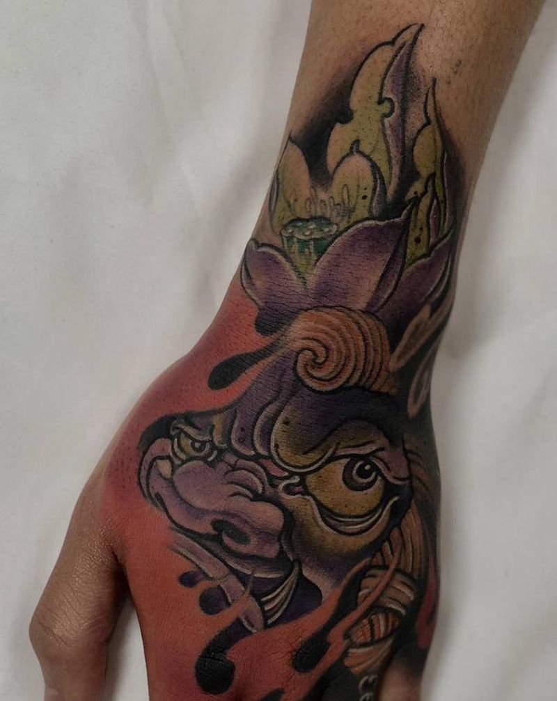 明王手背纹身图片_手部新传统纹身图案