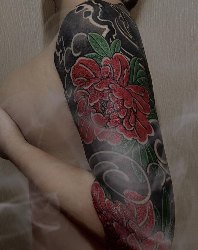 牡丹花臂纹身图片_手臂老传统纹身图案