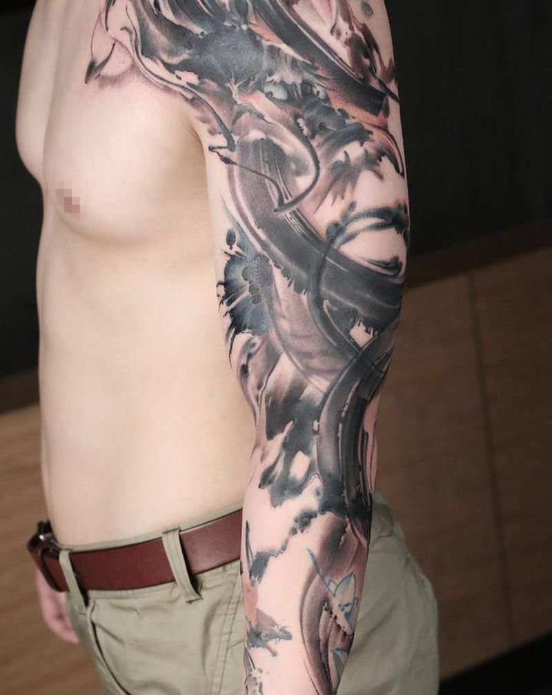 水墨龙纹身图片_手臂水墨龙纹身图案