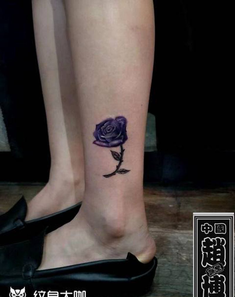 蓝玫瑰纹身纹身图片_腿部欧美写实水彩玫瑰纹身图案